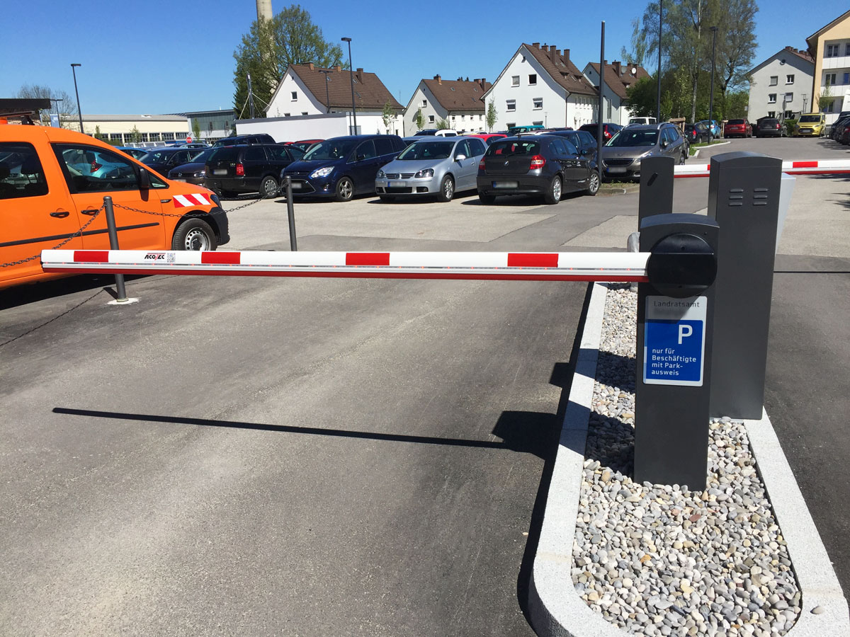 Parksystem fuer grossen Parkplatz vom Amt